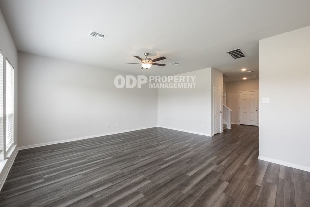 5321 Friars Loop - Photo 4 of 25