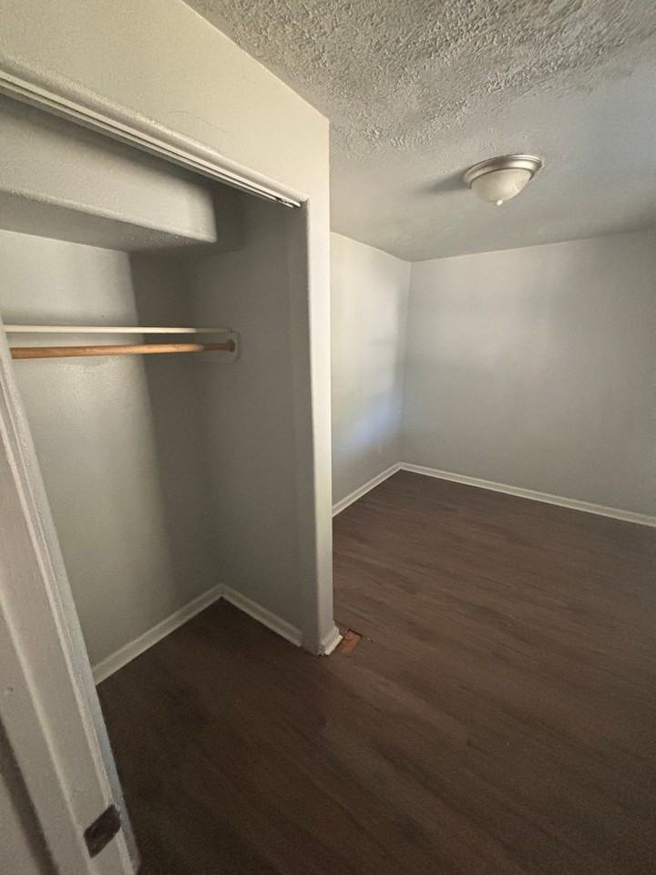 1501 W High St - Photo 5 of 20