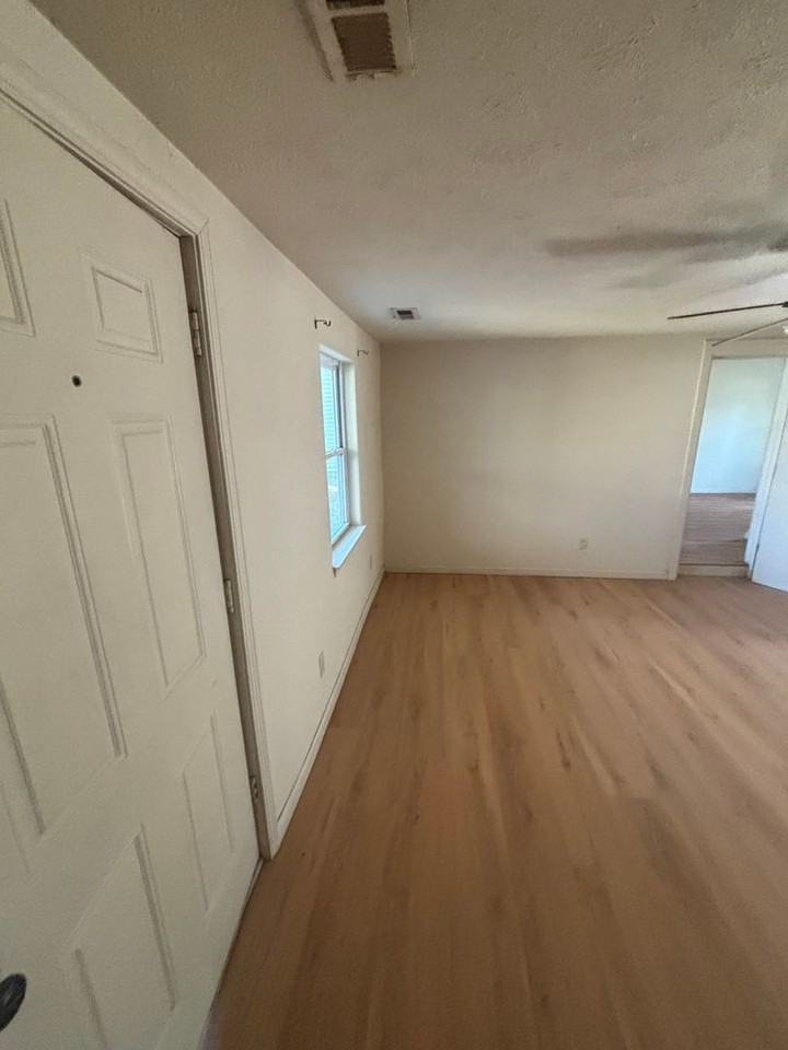 1616 W Florida St - Photo 4 of 16