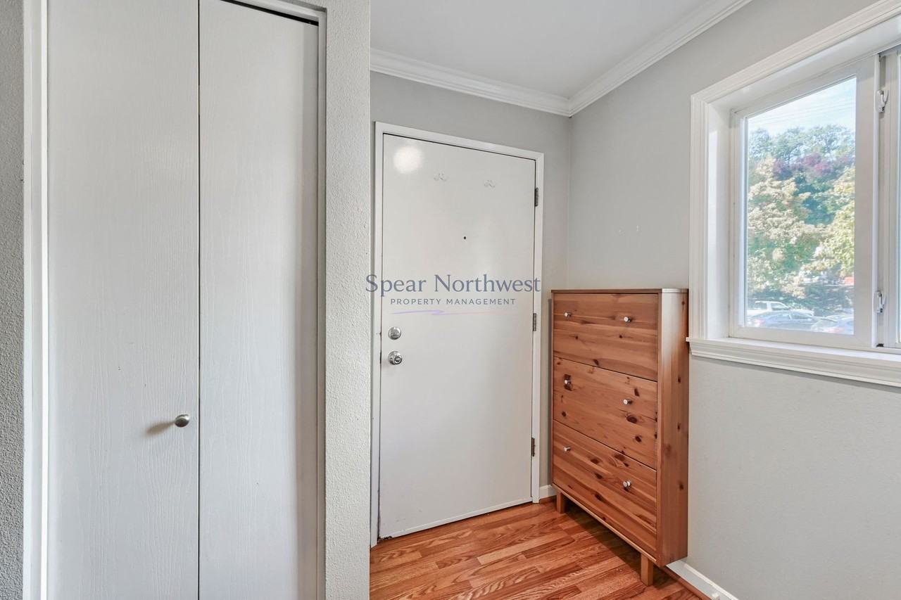 4970 S Landing Dr - Photo 5 of 40