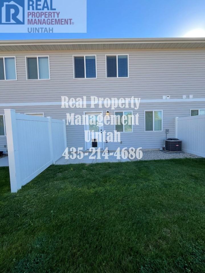 574 S Quail Run Dr - Photo 2 of 26