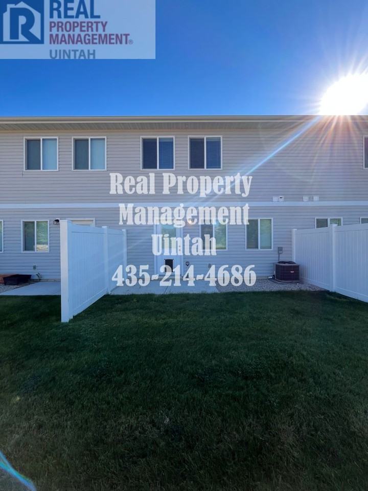 574 S Quail Run Dr - Photo 3 of 26