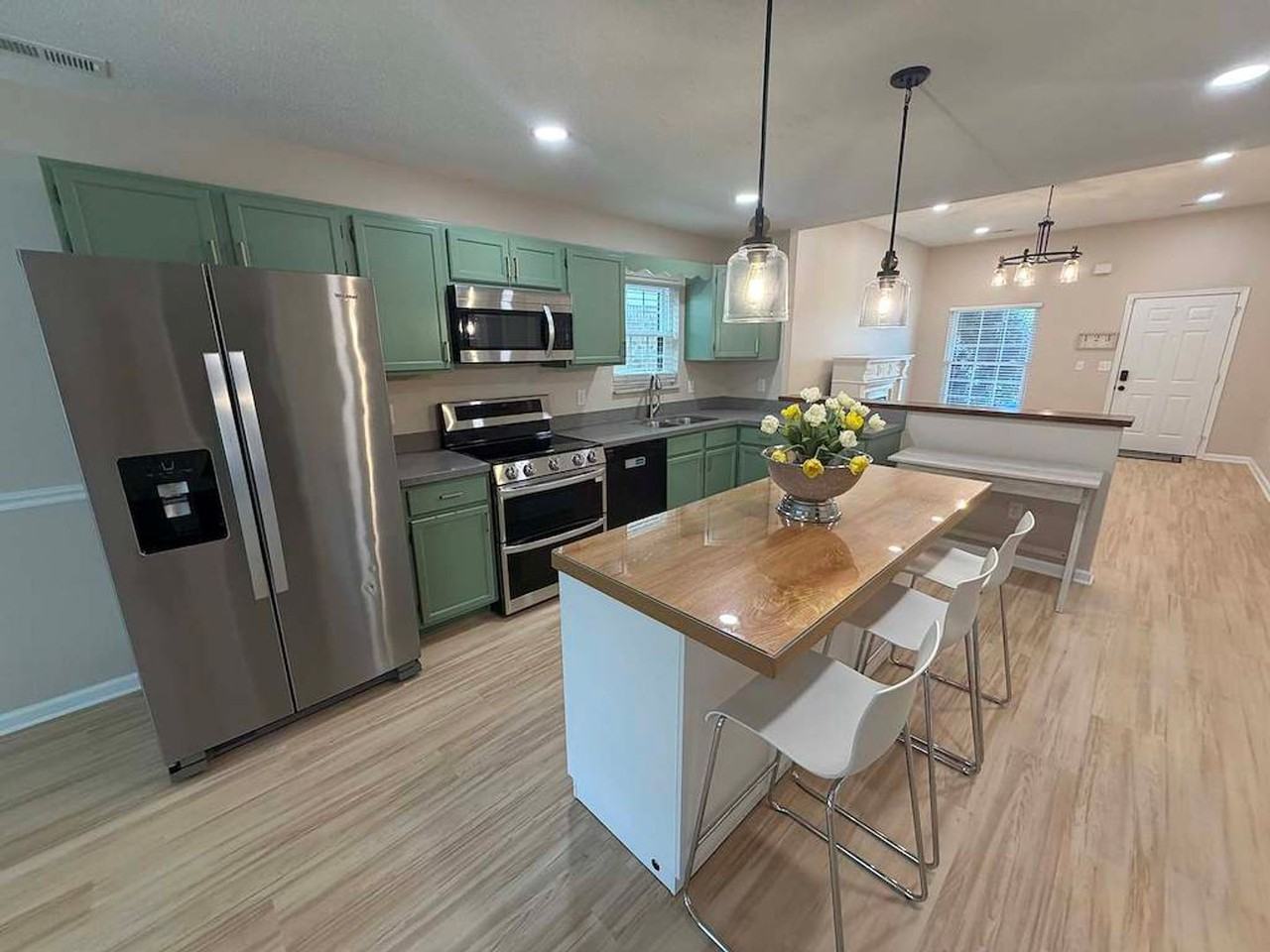 2319 Gorby Way - Photo 3 of 13