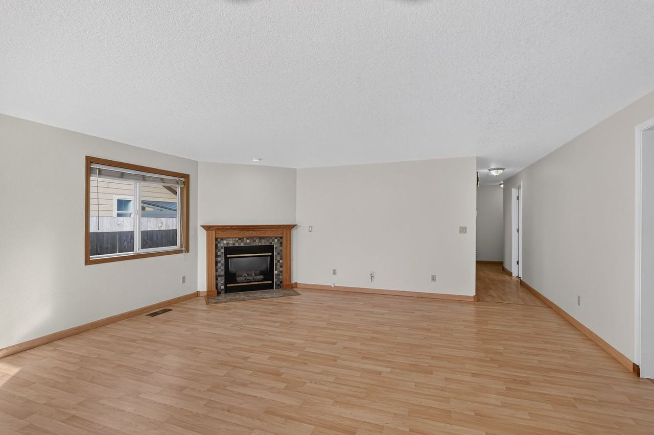 1216 S Pine St - Photo 3 of 19