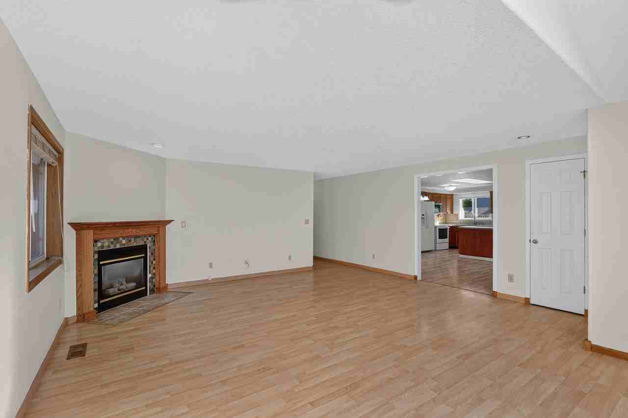 1216 S Pine St - Photo 4 of 19