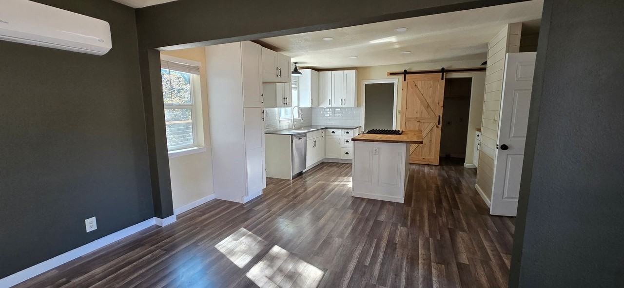 10601 Lime Kiln Rd - Photo 3 of 13