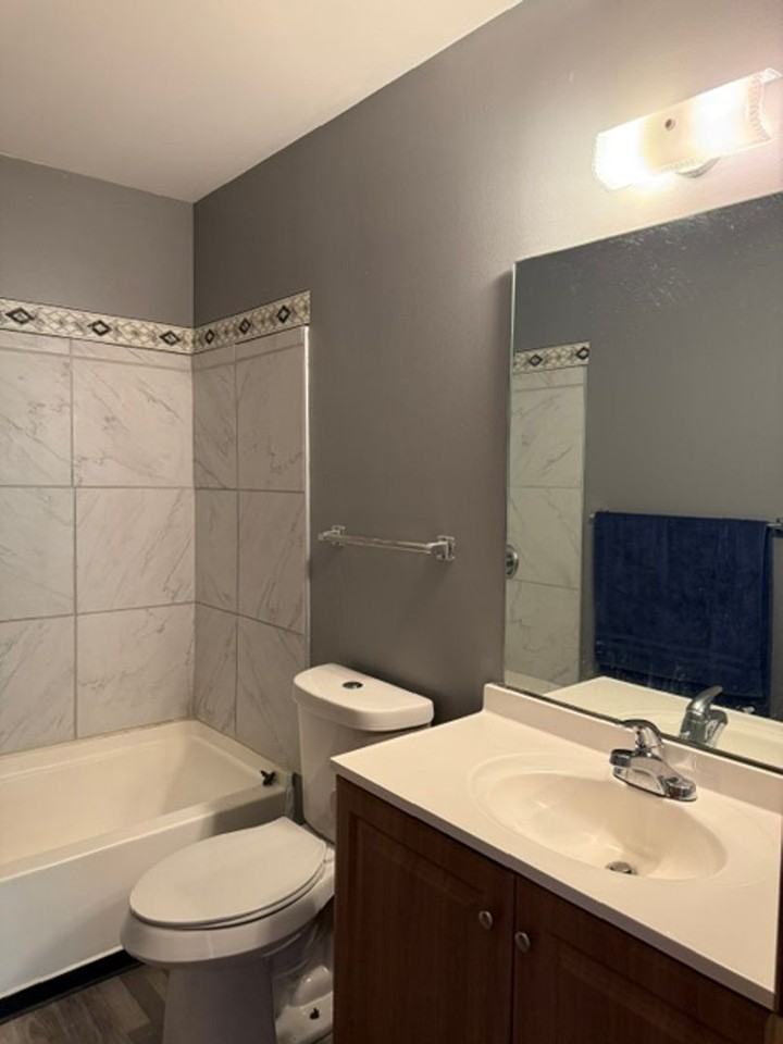 3381 E 135th St - Photo 6 of 21