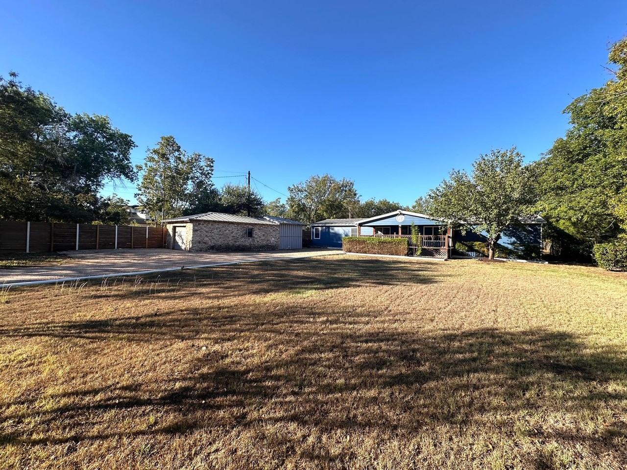305 N Cougar Ave - Photo 2 of 28