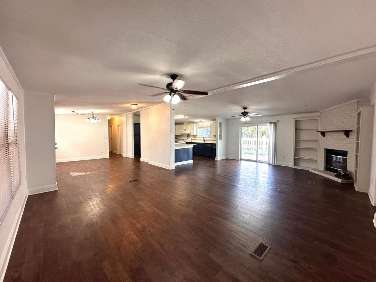 305 N Cougar Ave - Photo 4 of 28