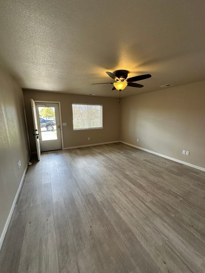 6011 Sycamore Rd - Photo 5 of 20
