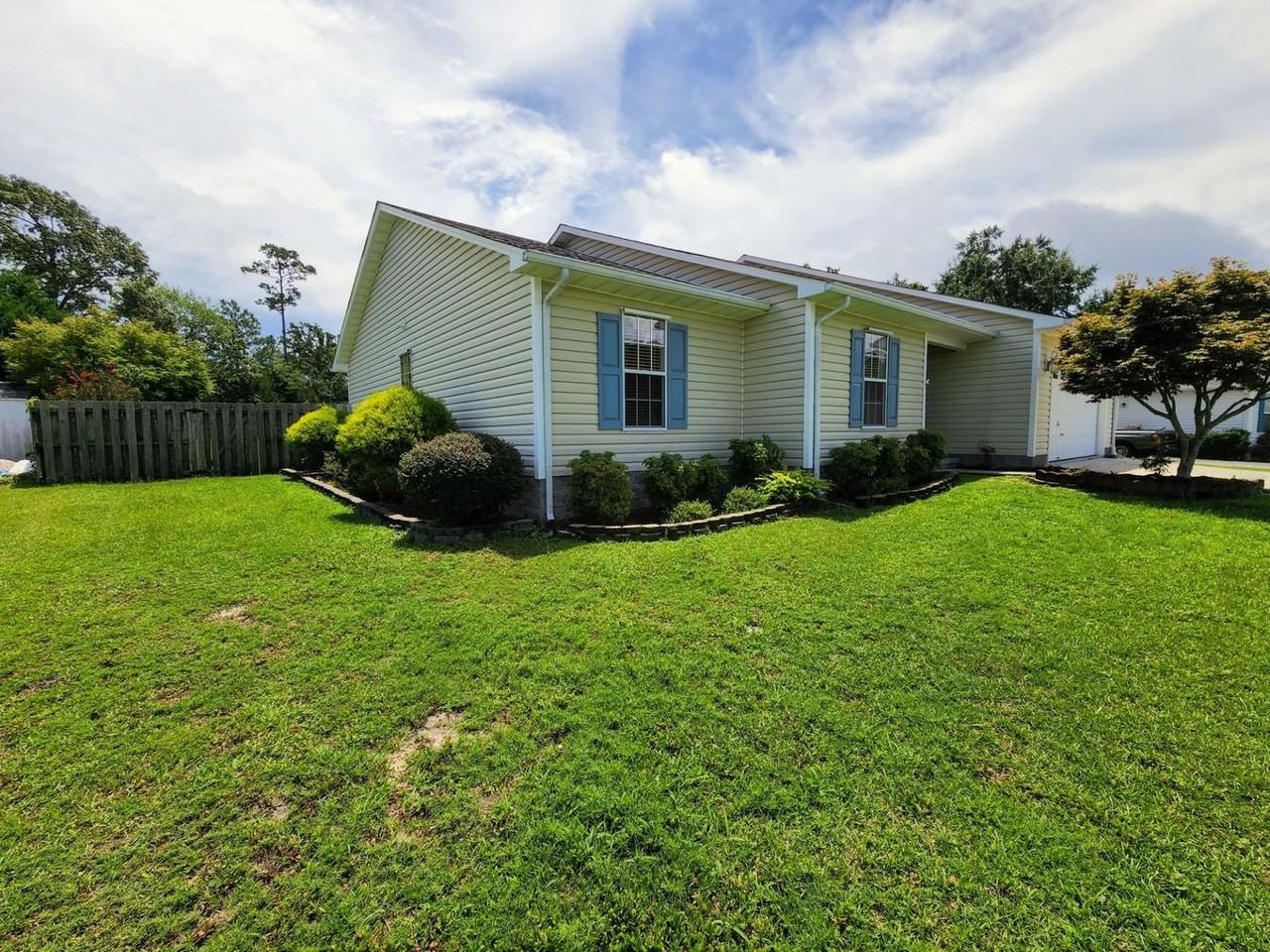 402 Tidal Ct - Photo 2 of 39