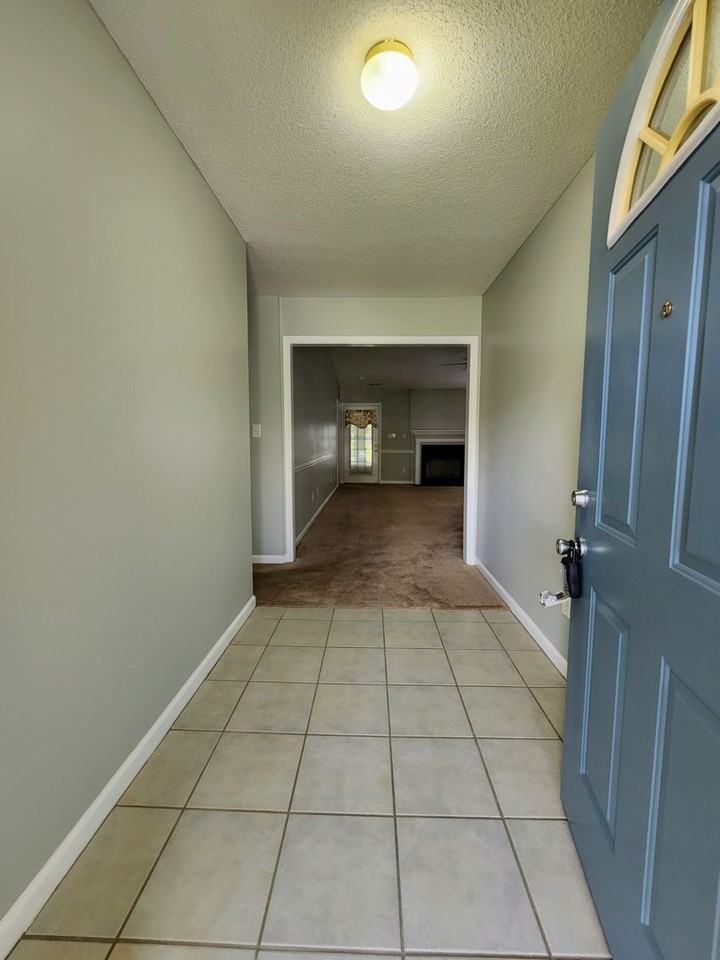 402 Tidal Ct - Photo 5 of 39