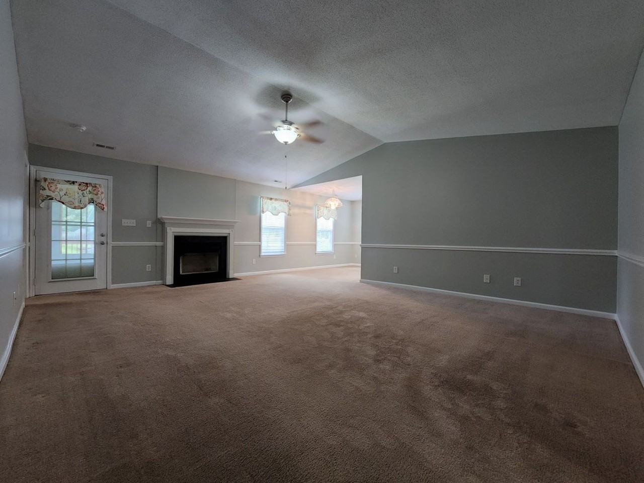 402 Tidal Ct - Photo 7 of 39