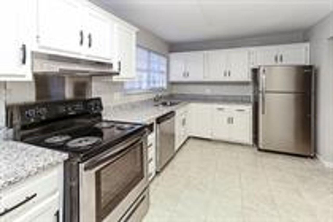 124 Butternut Ct - Photo 4 of 23