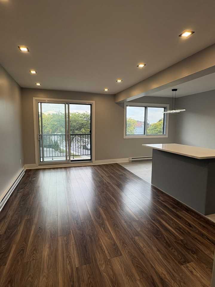 4905 Rue des Érables - Photo 4 of 13