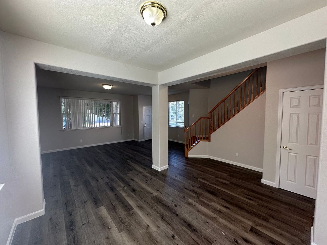 1541 Peony Dr - Photo 4 of 32