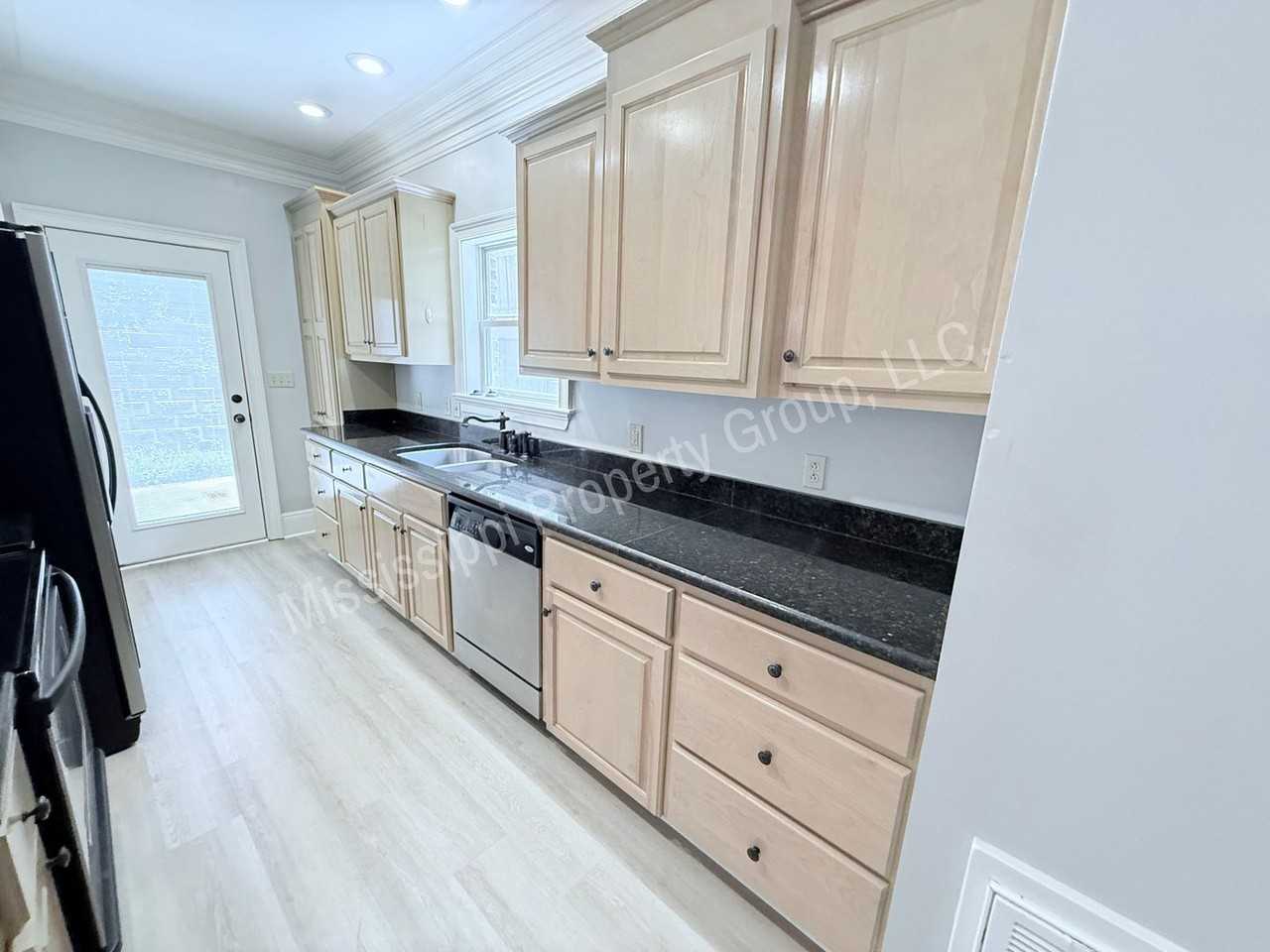 124 Falls Grove Dr - Photo 6 of 26