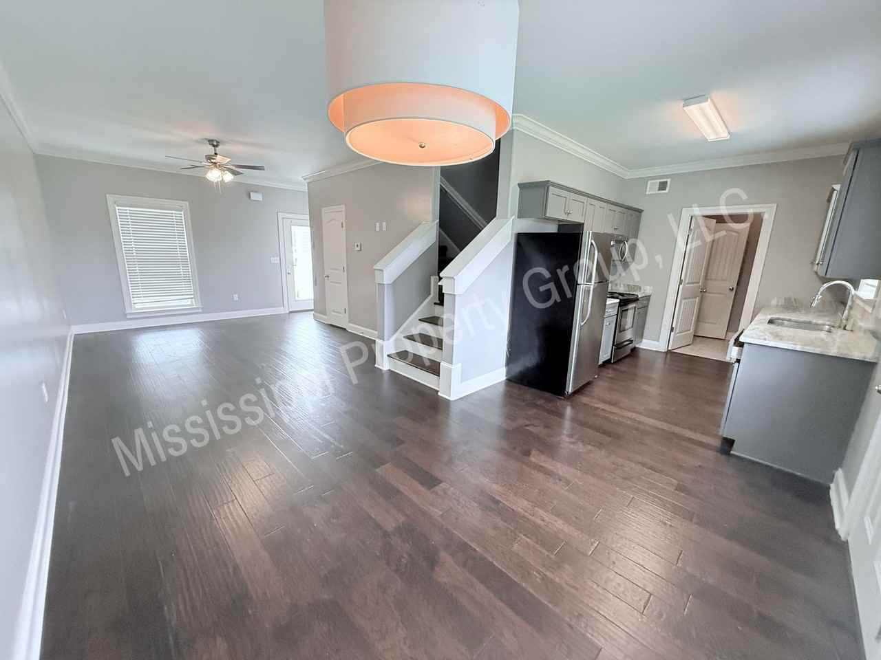 414 Walker Cir - Photo 4 of 31