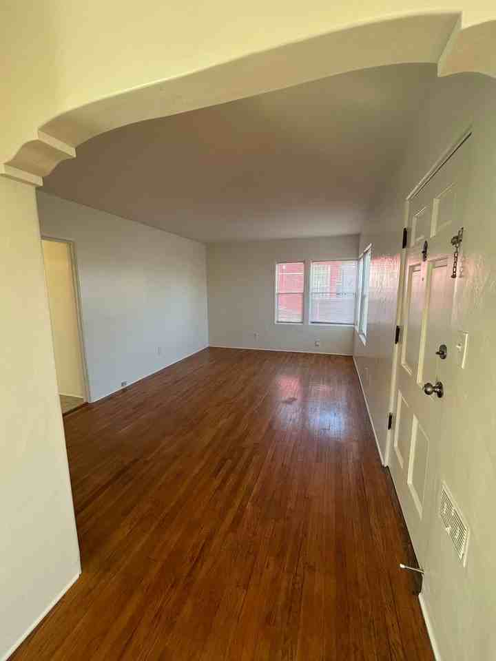 3012 Fairmount Ave - Photo 4 of 21
