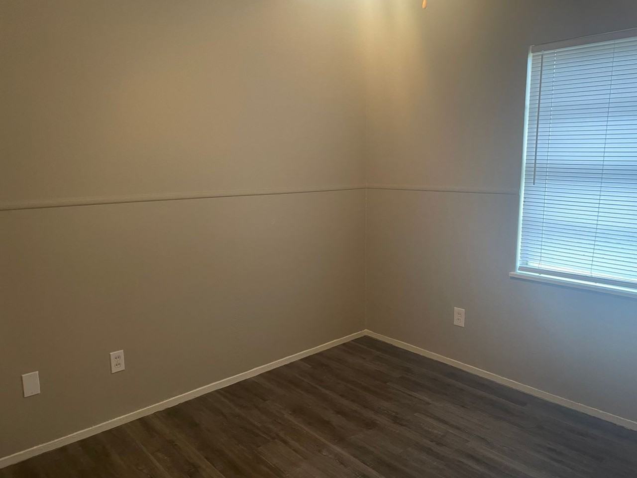 807 Spring St - Photo 6 of 11