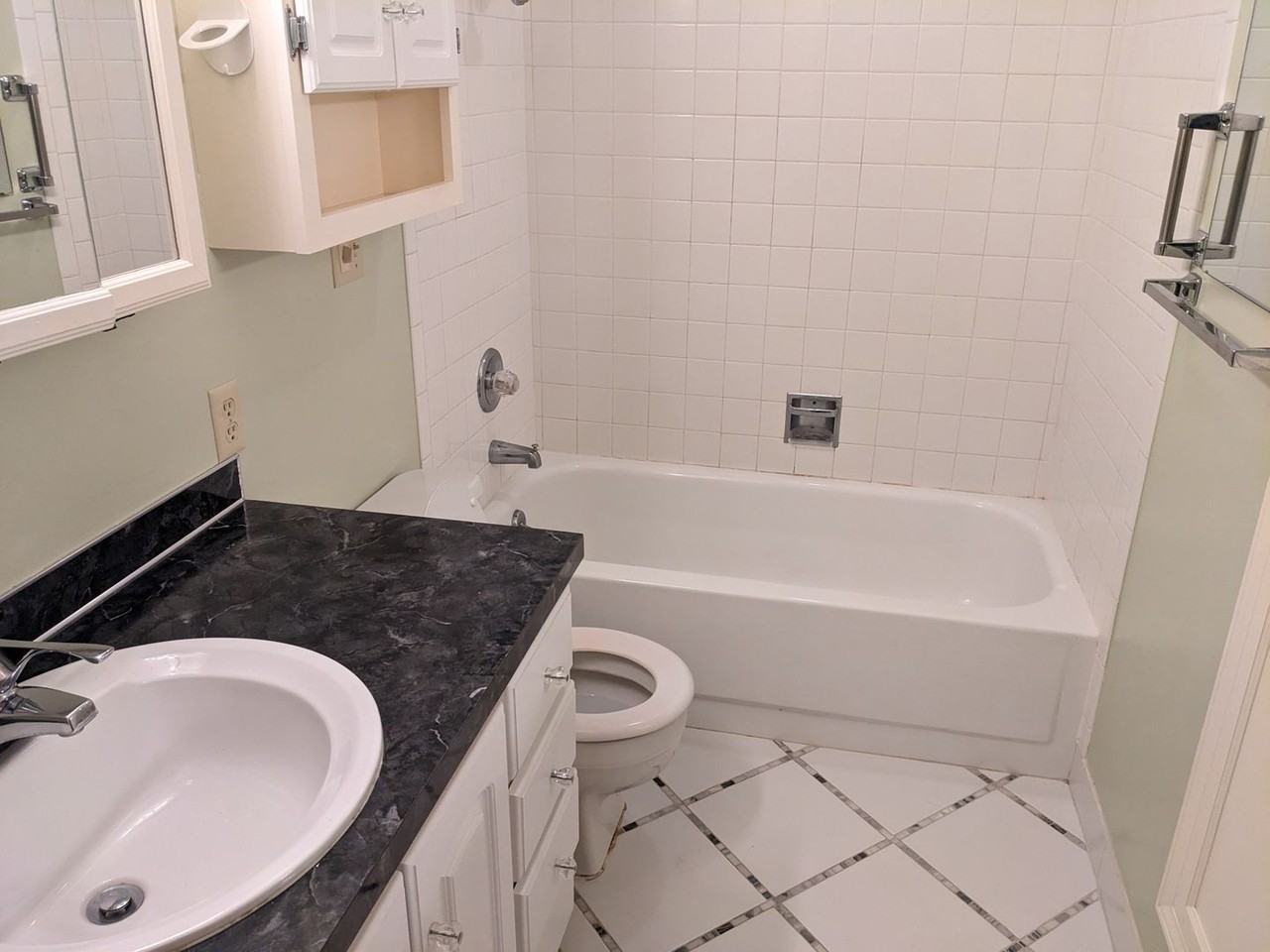 9009 Ne 30th Ave - Photo 2 of 7