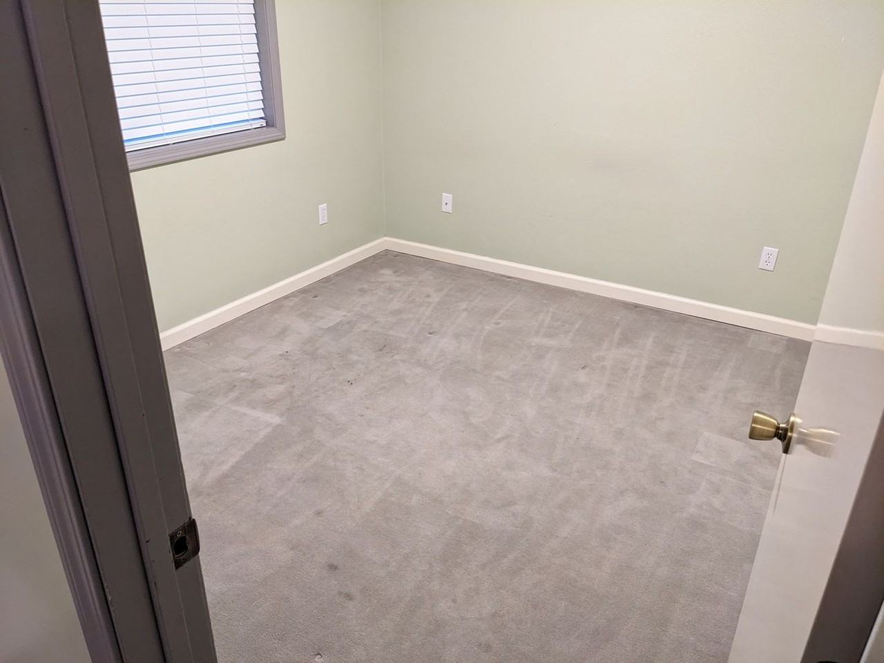 9009 Ne 30th Ave - Photo 4 of 7
