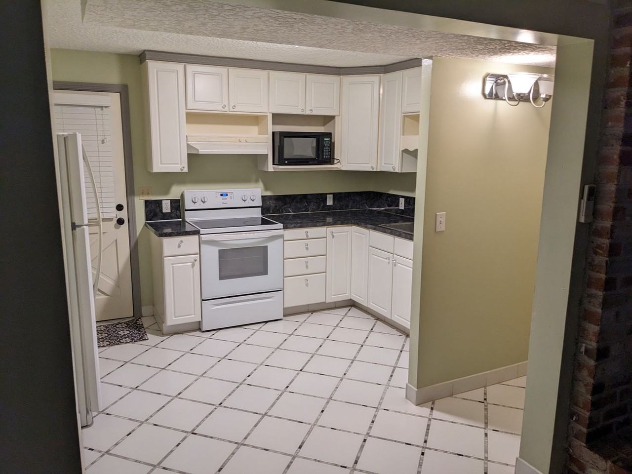 9009 Ne 30th Ave - Photo 5 of 7