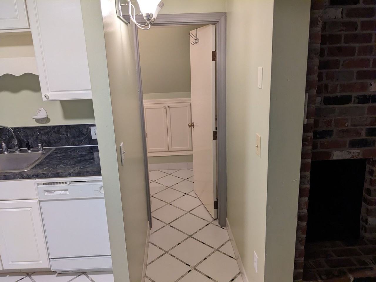 9009 Ne 30th Ave - Photo 6 of 7