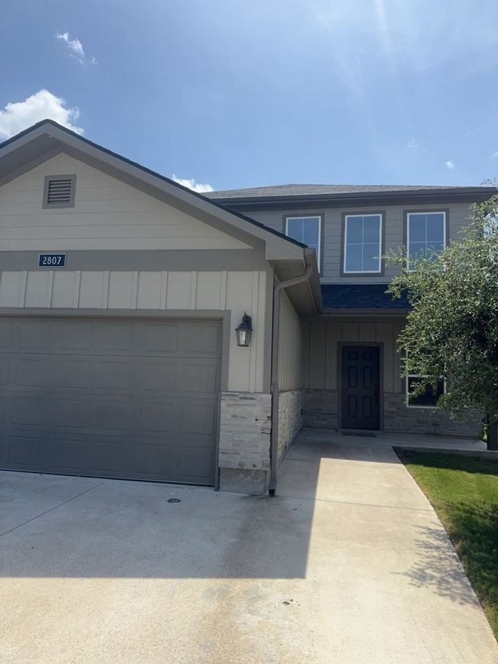 2807 Papa Bear Dr