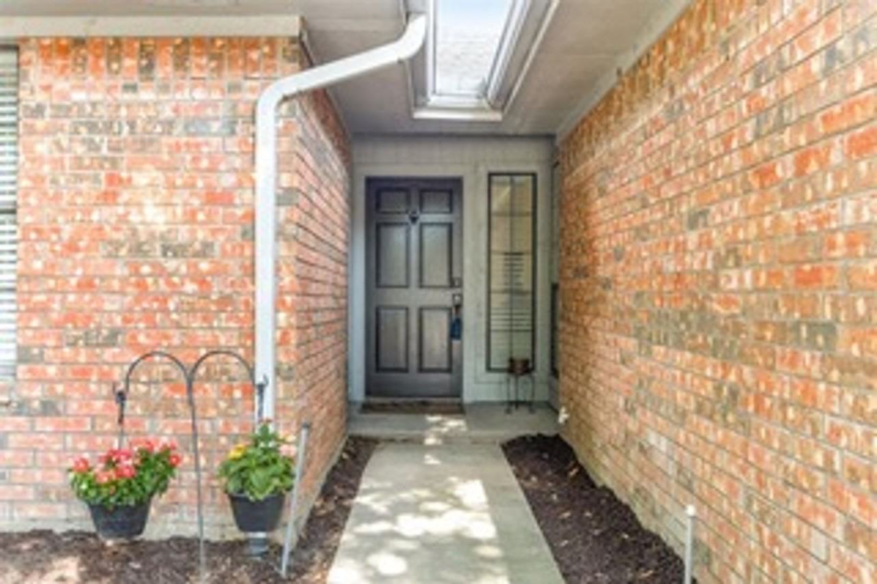6017 Meadowdale Rd - Photo 5 of 26