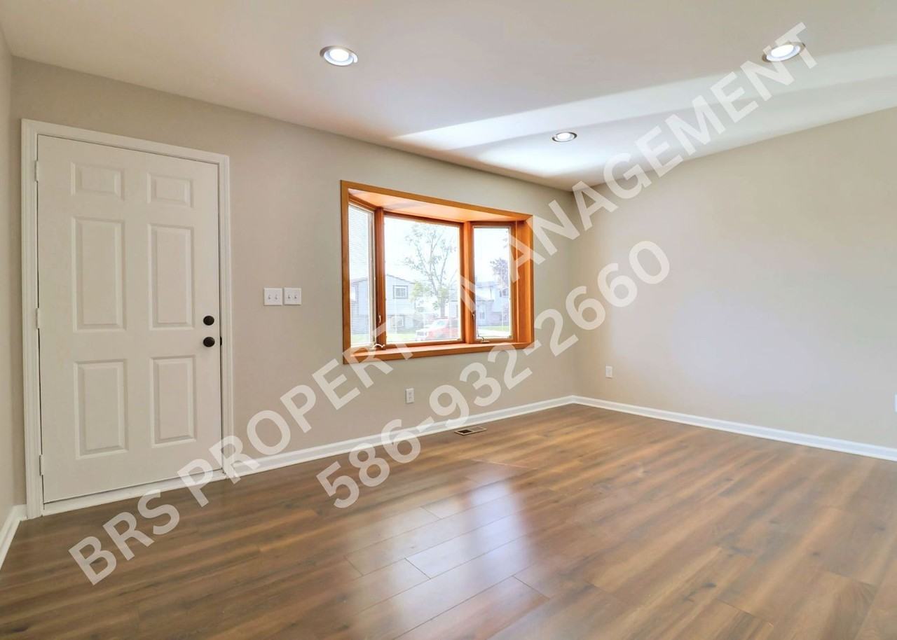24945 Orchid St - Photo 4 of 21