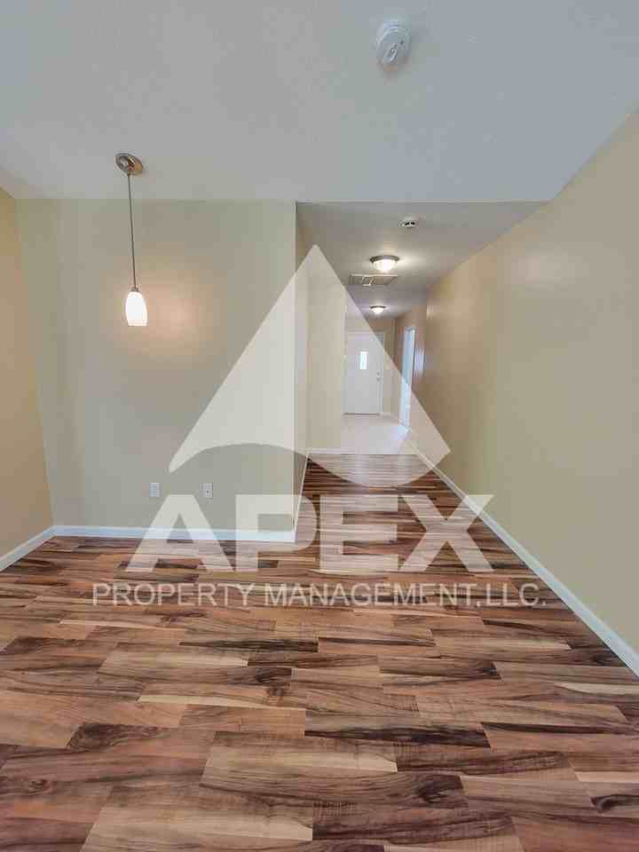 3253 Mountain Spring Way - Photo 6 of 24