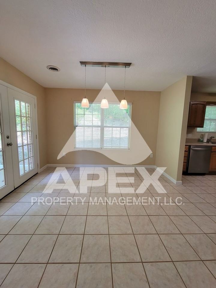 3253 Mountain Spring Way - Photo 7 of 24