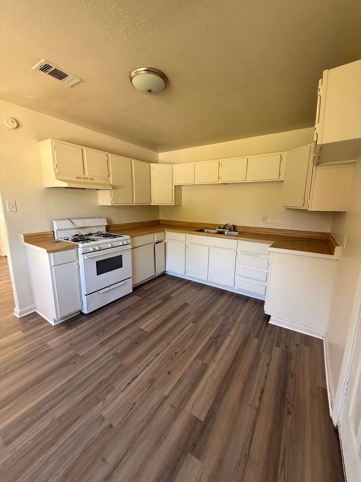 1011 Norris Dr - Photo 3 of 8