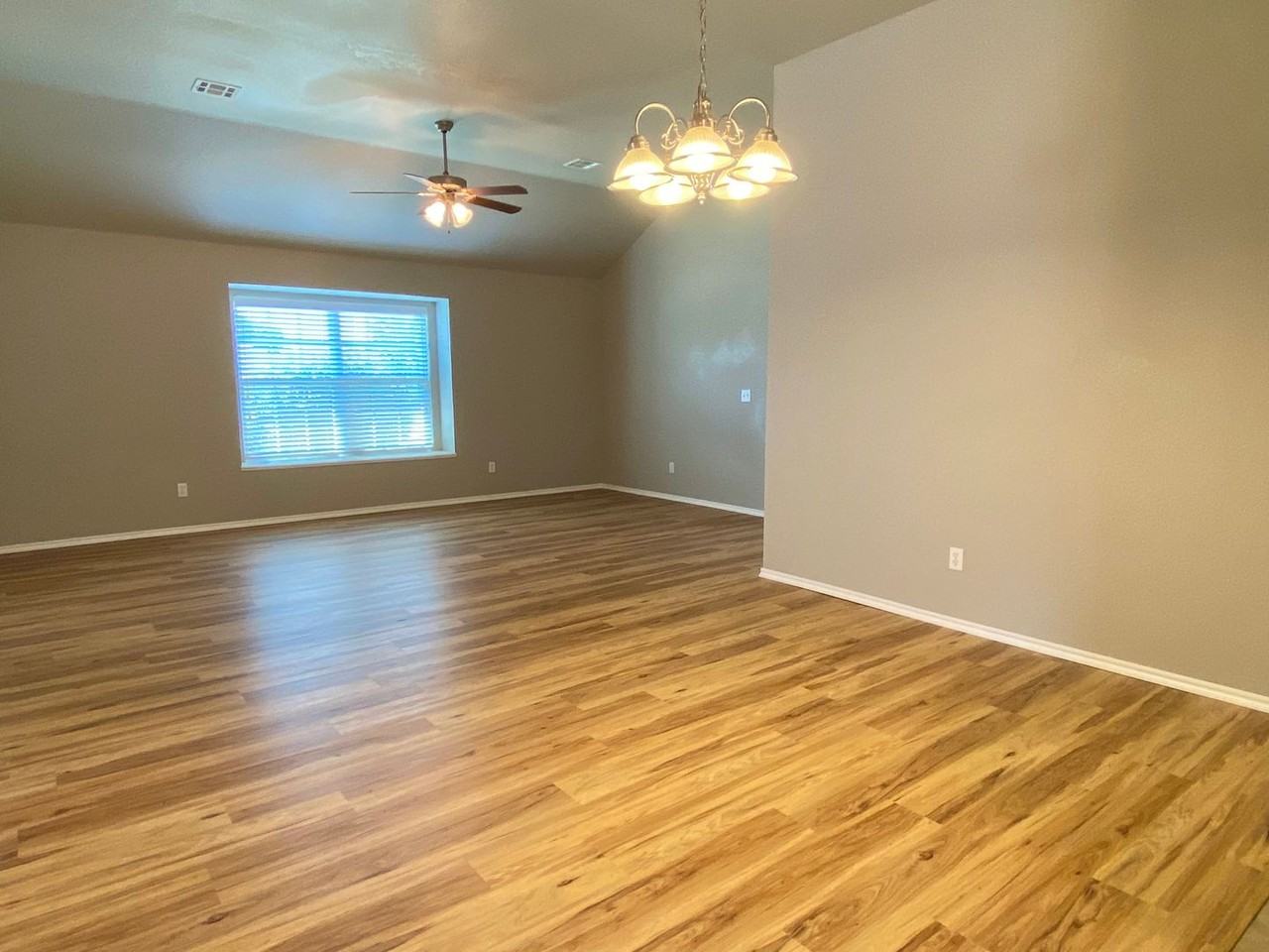 924 Norway Ave - Photo 6 of 18