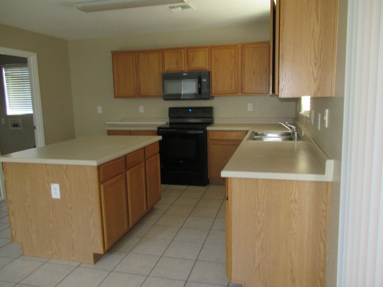 369 E Anastasia St - Photo 5 of 21