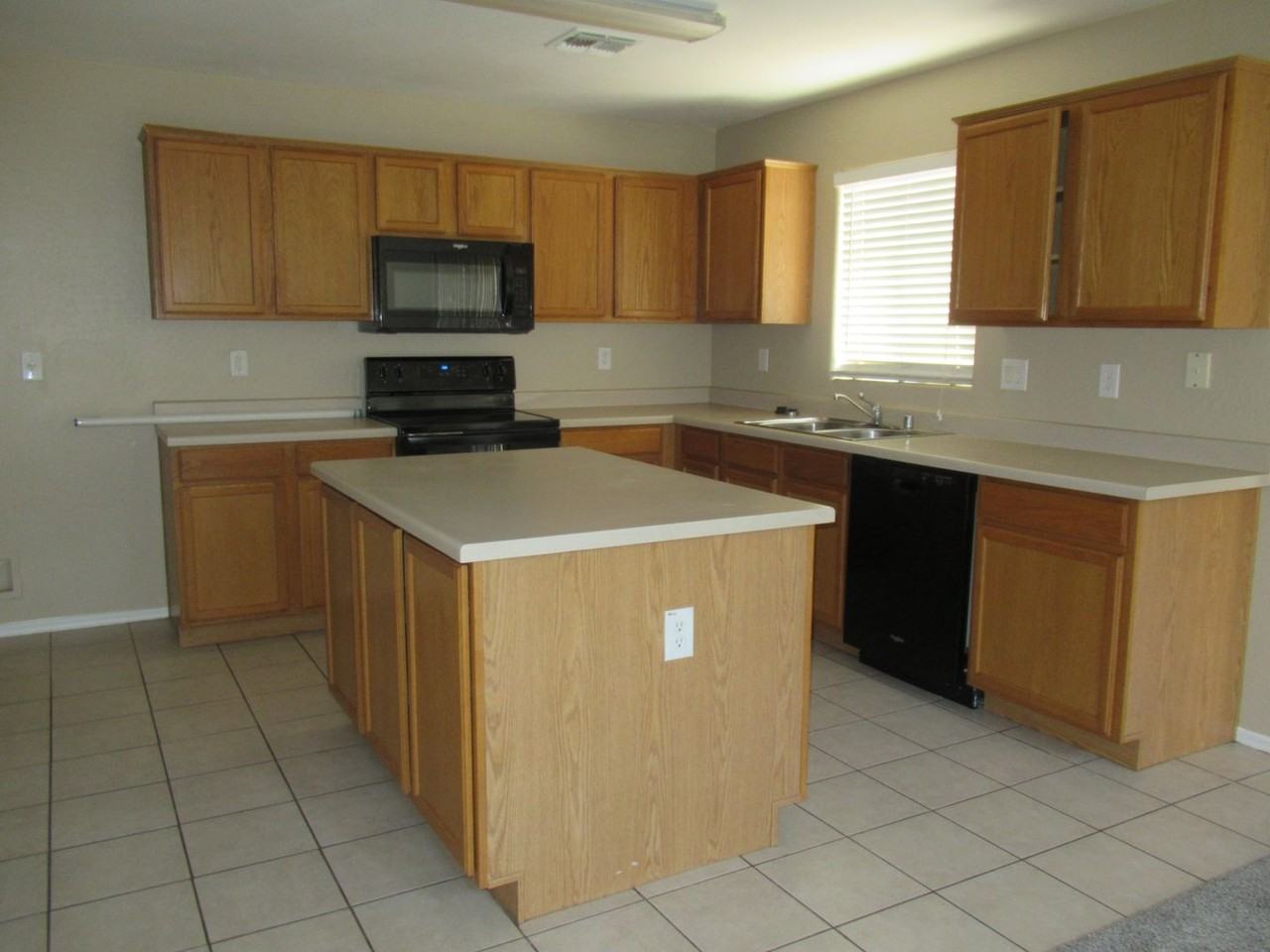 369 E Anastasia St - Photo 6 of 21