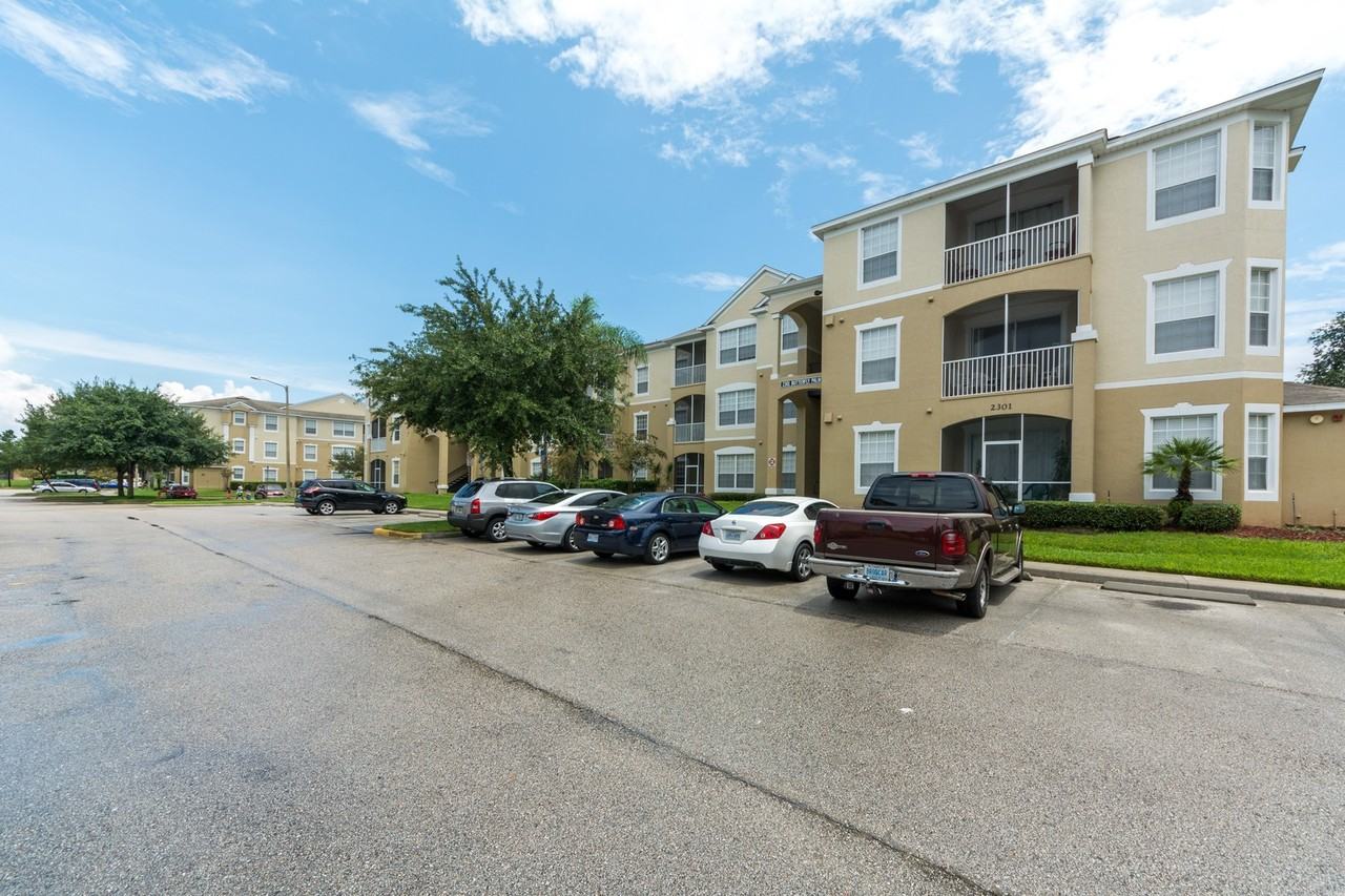 2301 Butterfly Palm Way - Photo 2 of 24