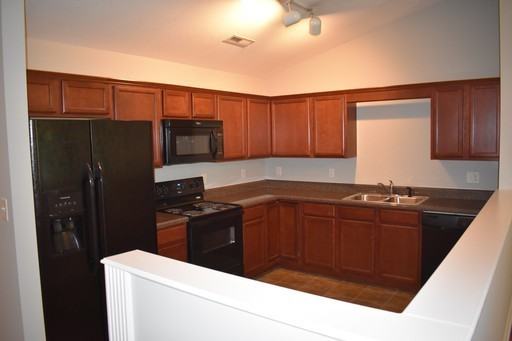 5802 Metropolitan Way - Photo 3 of 4