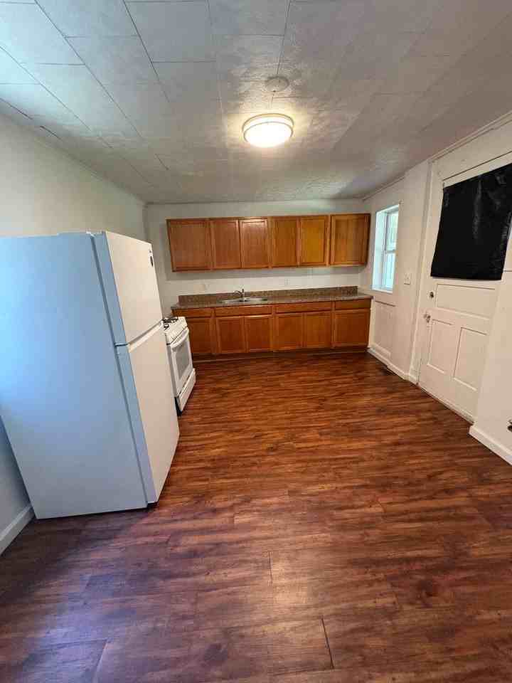 719 E Prospect St - Photo 3 of 23