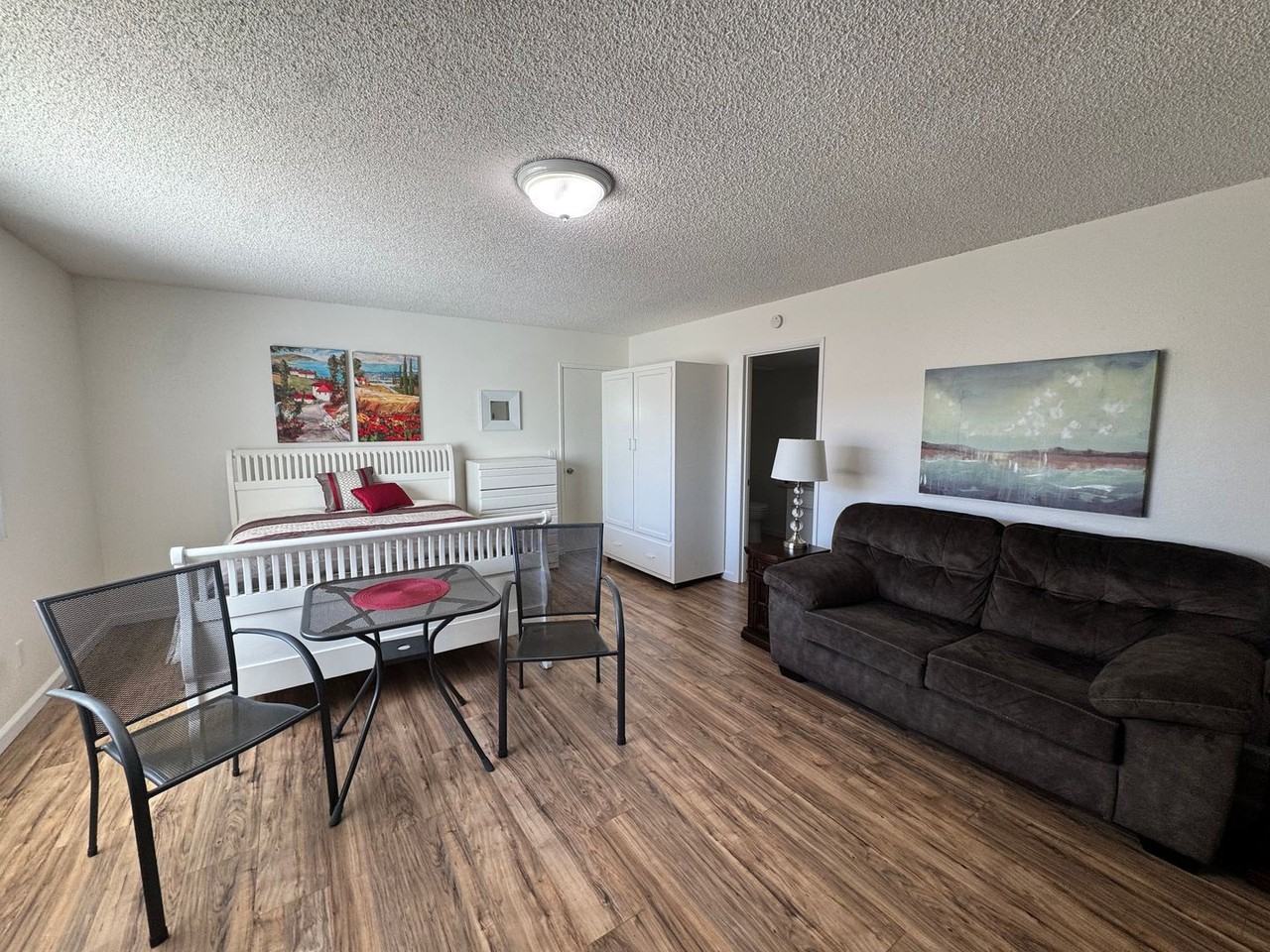 1637 Alrita St - Photo 2 of 16