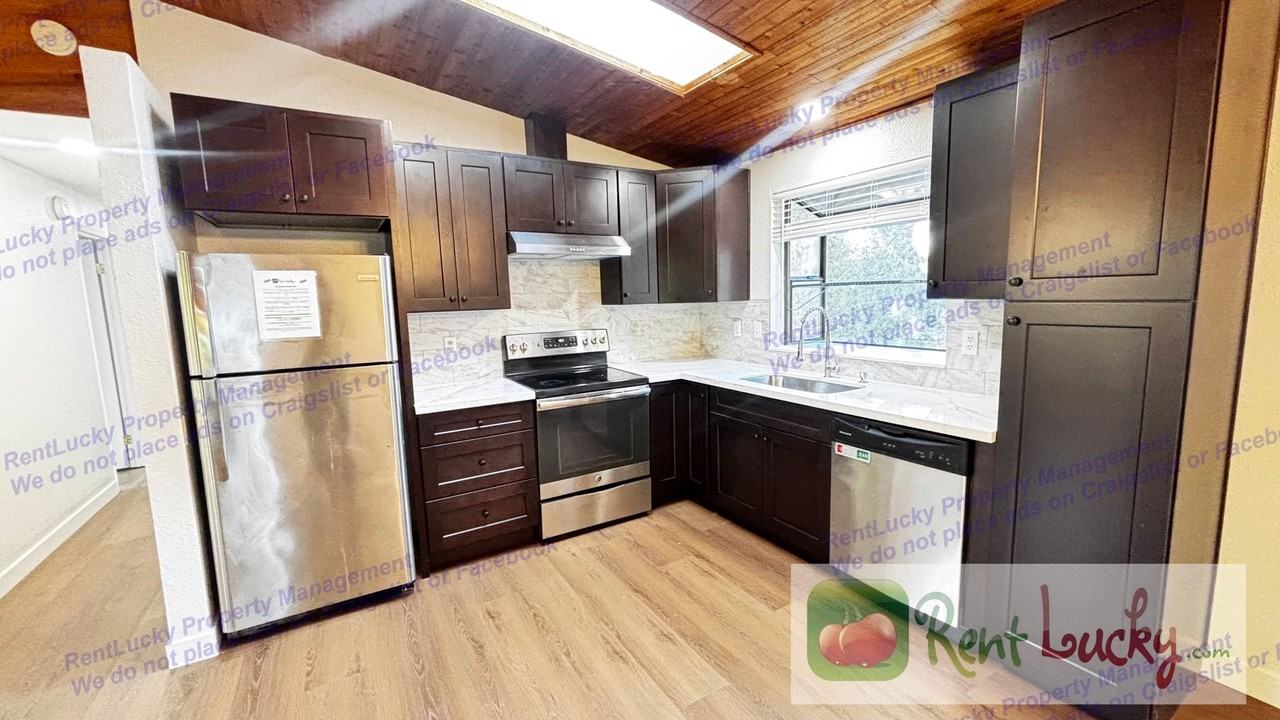 1743 211th Pl Ne - Photo 5 of 26