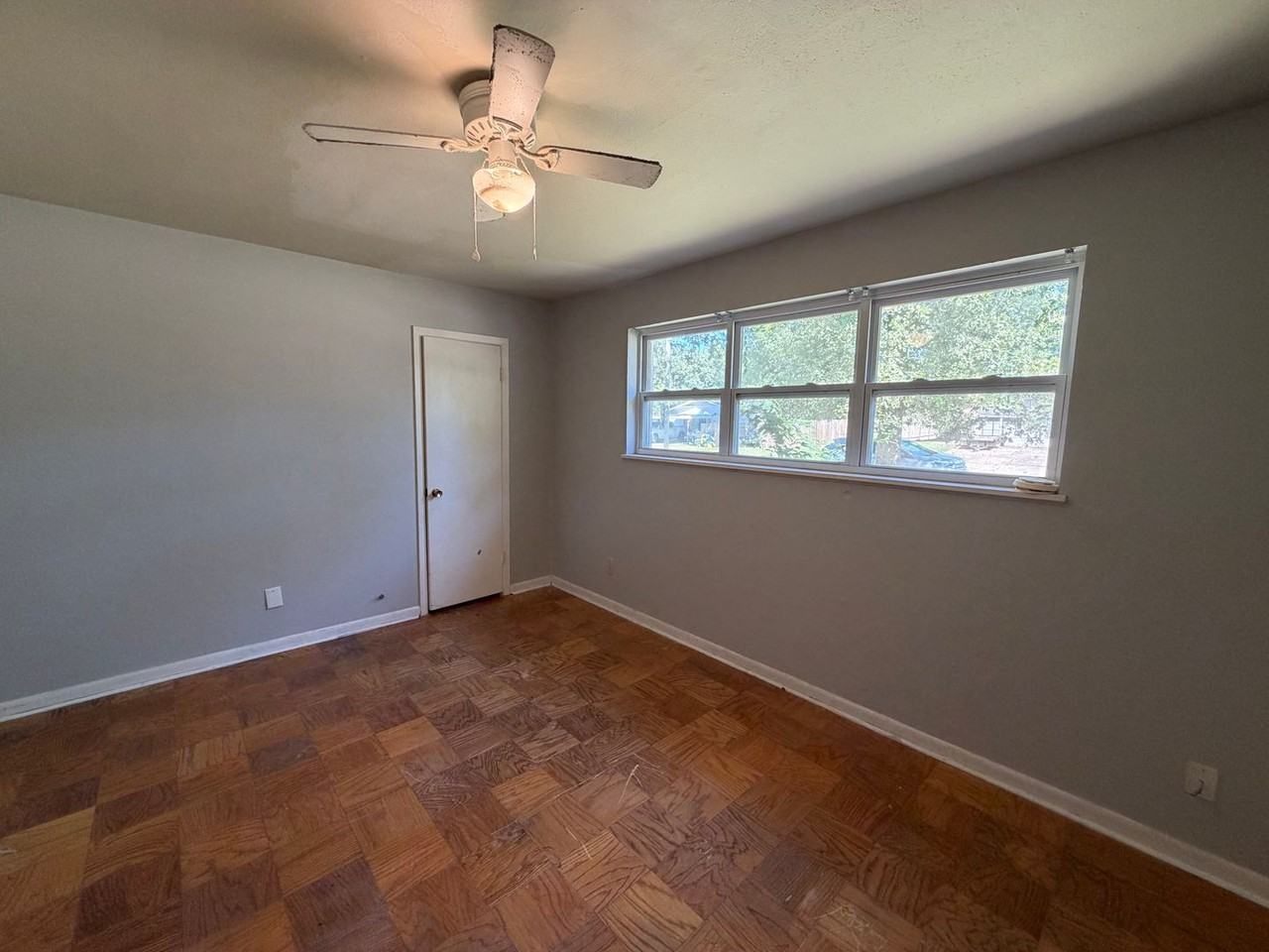 9408 Oleander Dr - Photo 3 of 11