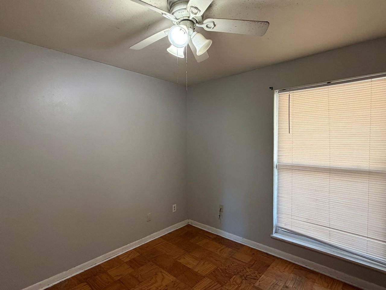 9408 Oleander Dr - Photo 4 of 11
