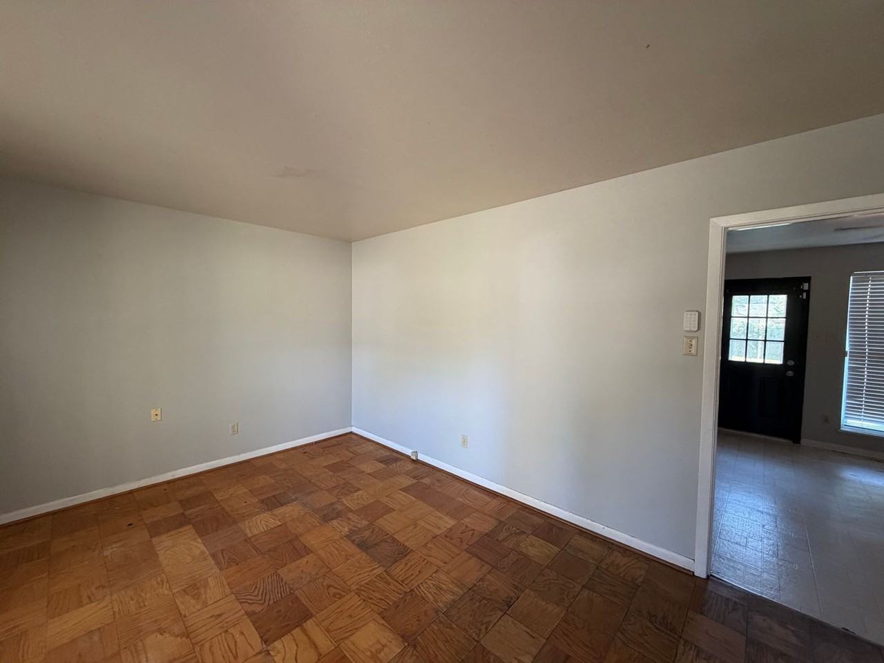 9408 Oleander Dr - Photo 6 of 11