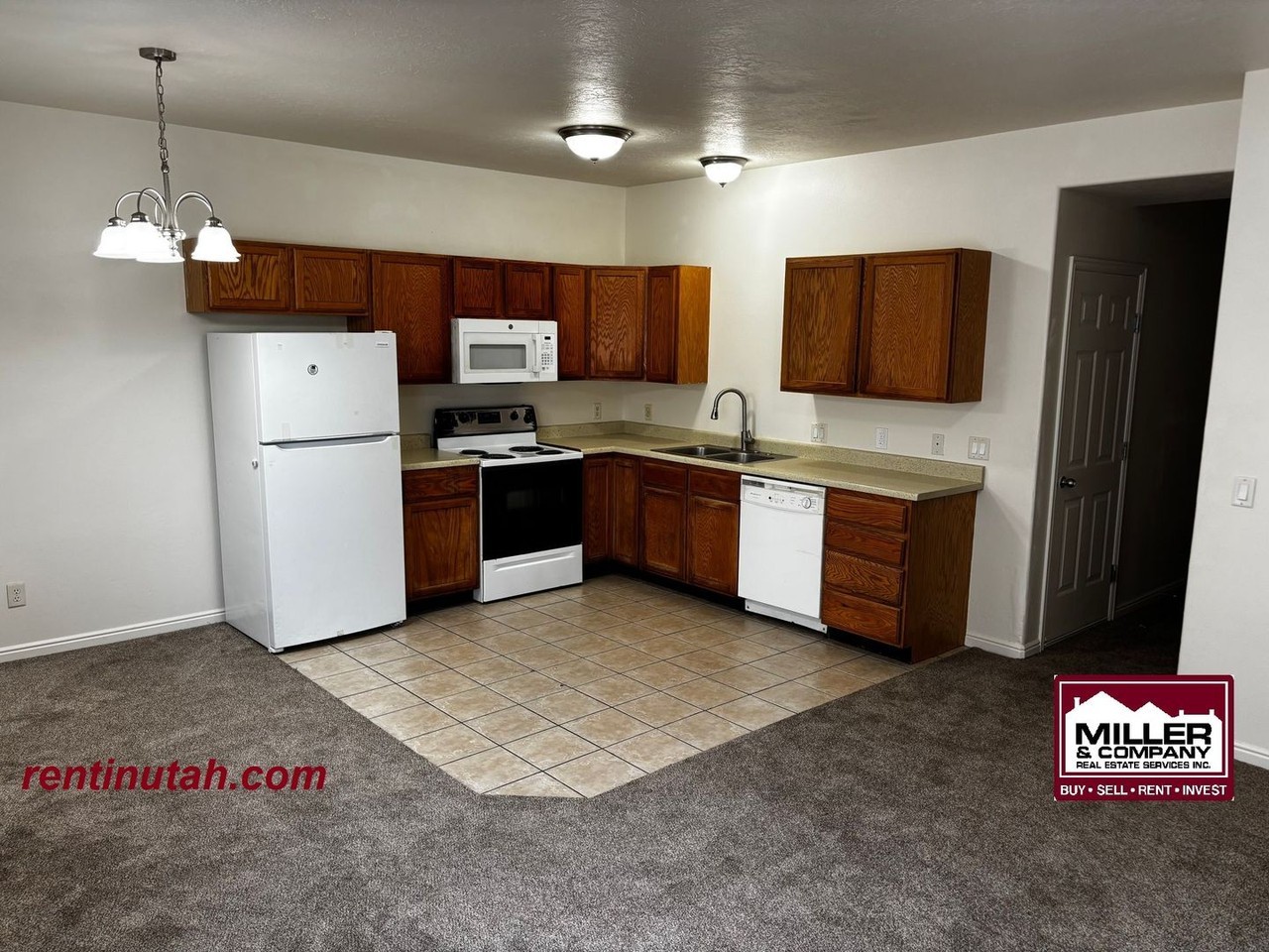 2405 S Big Village Ct - Photo 2 of 5