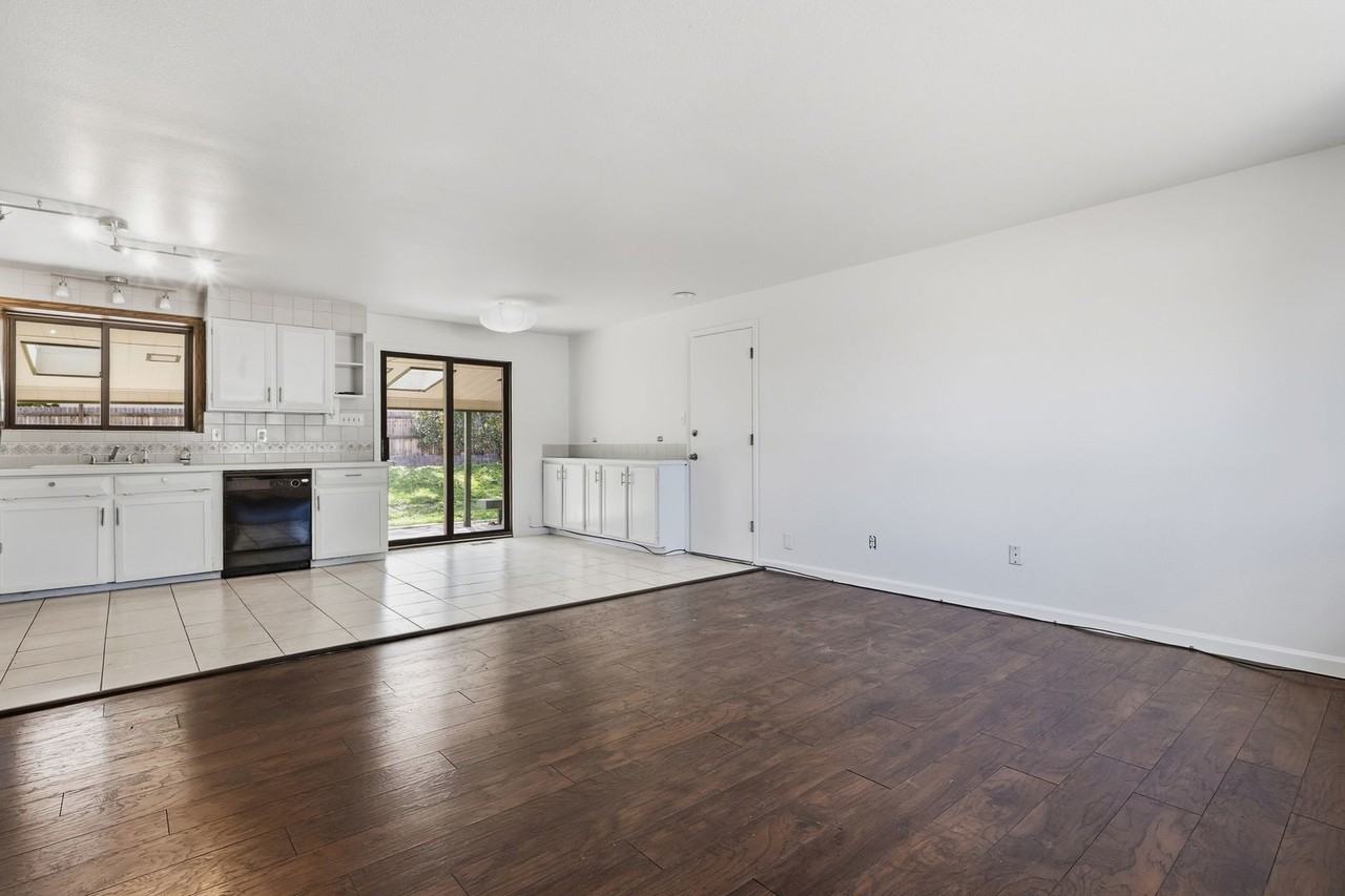 100 Dianna Dr - Photo 4 of 30