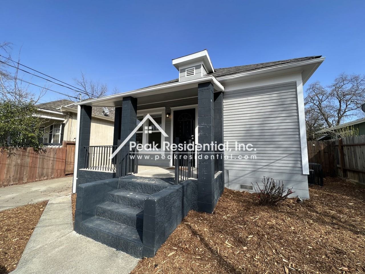 3449 38th St - Photo 2 of 19
