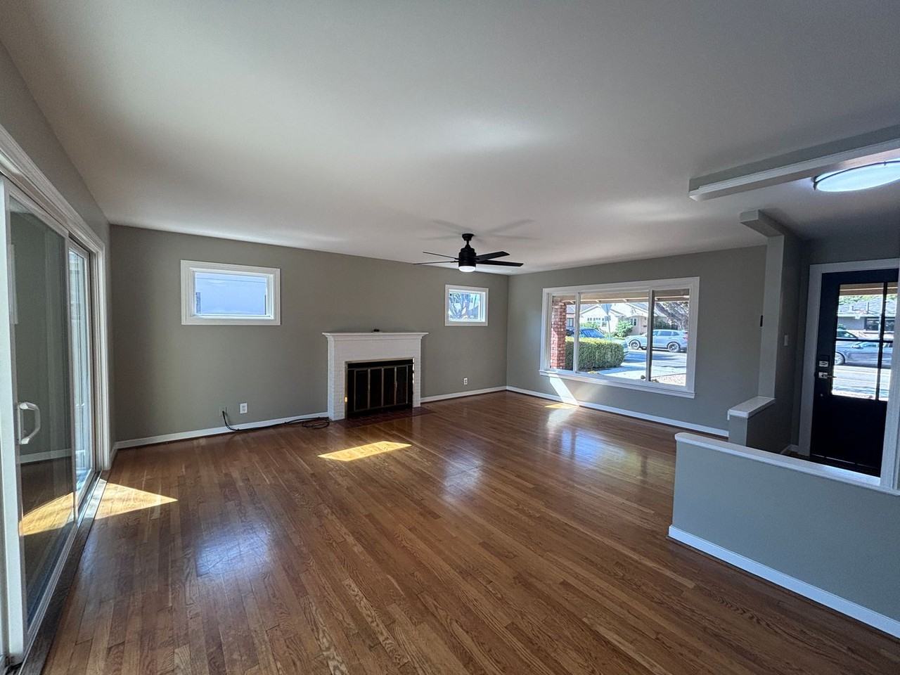 112 N Cypress Ave - Photo 2 of 21