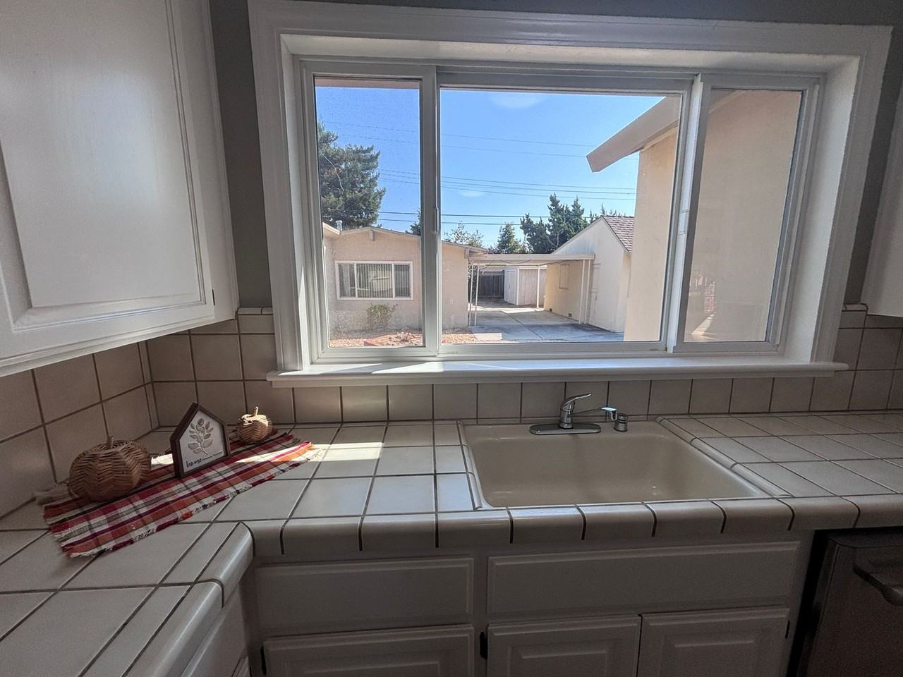 112 N Cypress Ave - Photo 6 of 21